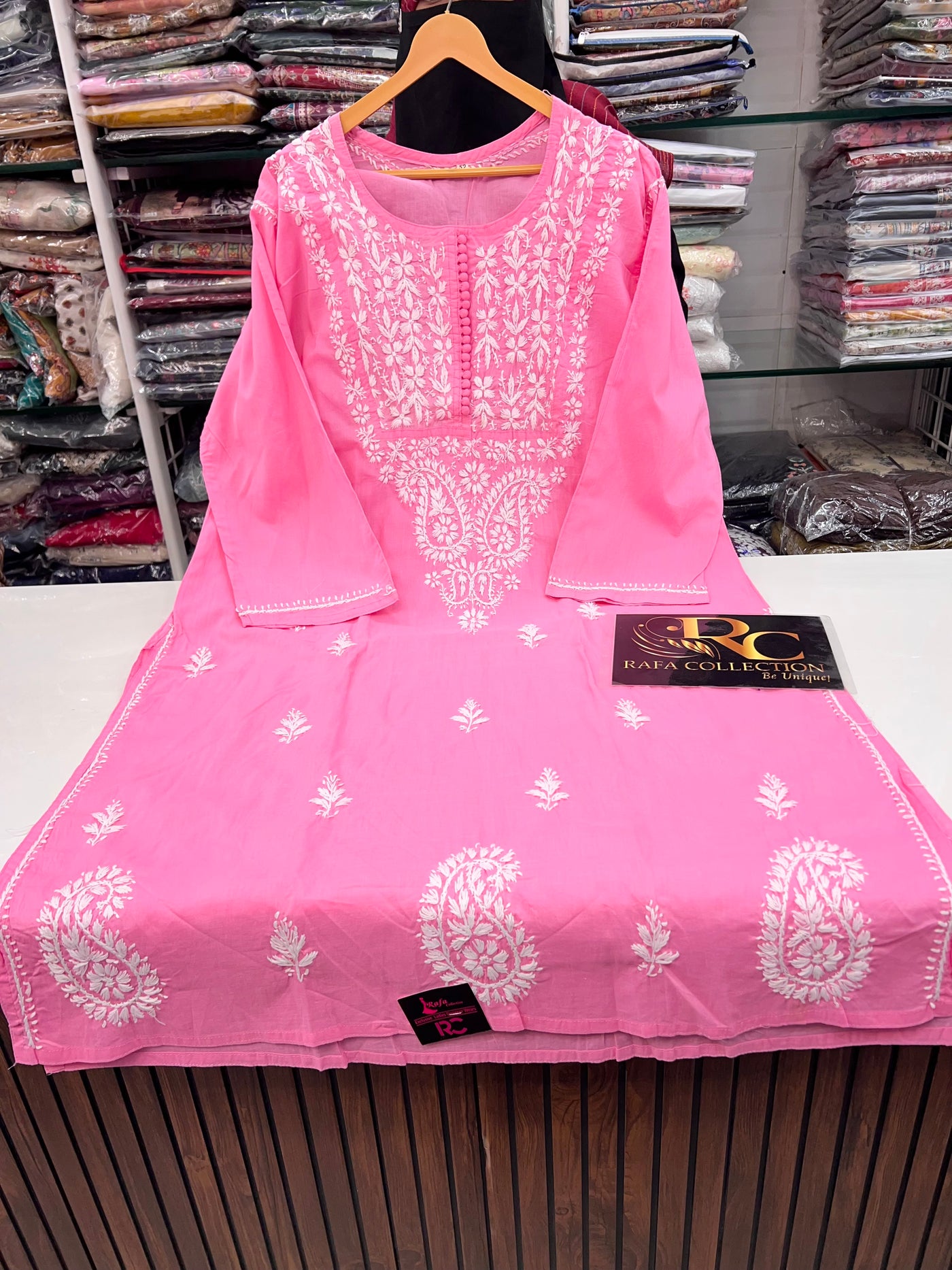 Lucknowi  kurties