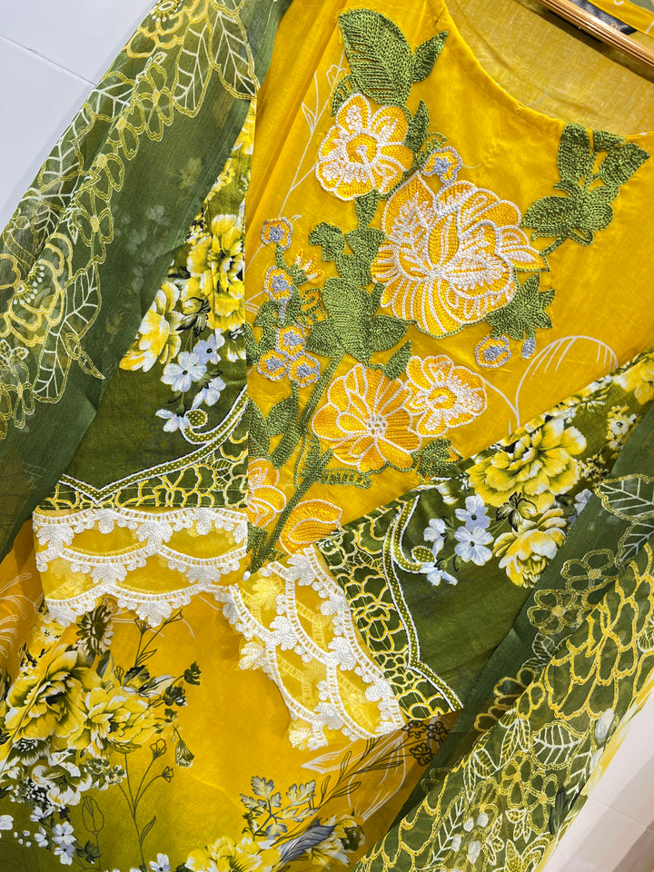 Pakistani suits 2386