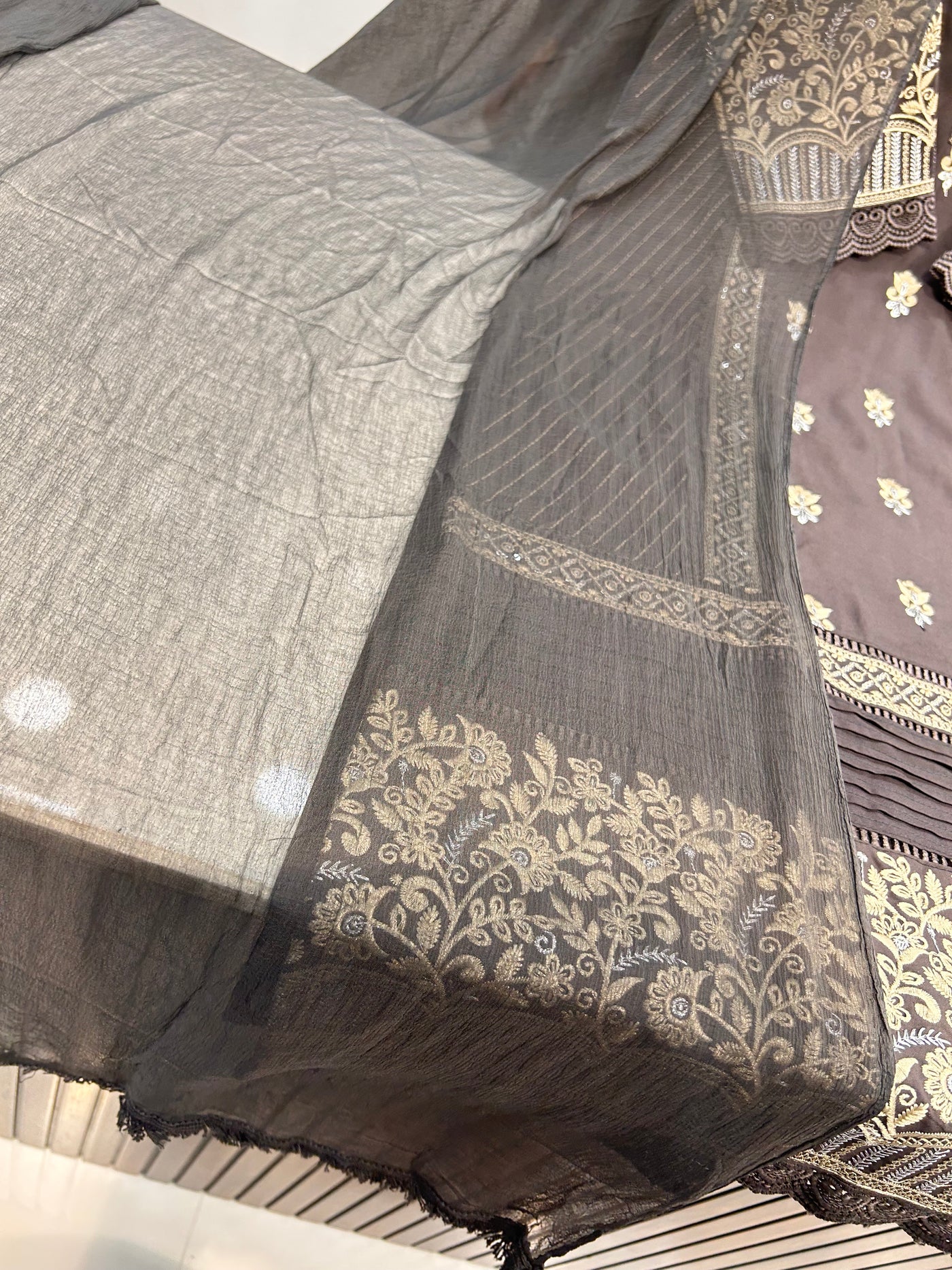 Karachi suits 444