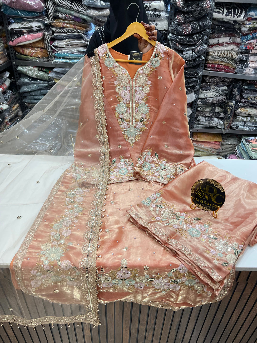 Viral Pakistani Suits 2782