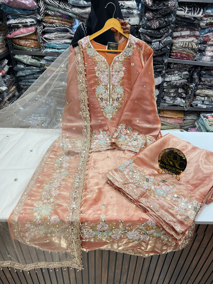 Viral Pakistani Suits 2782