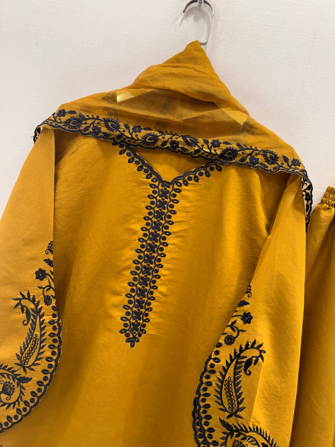 Pakistani embroidered suits 1086