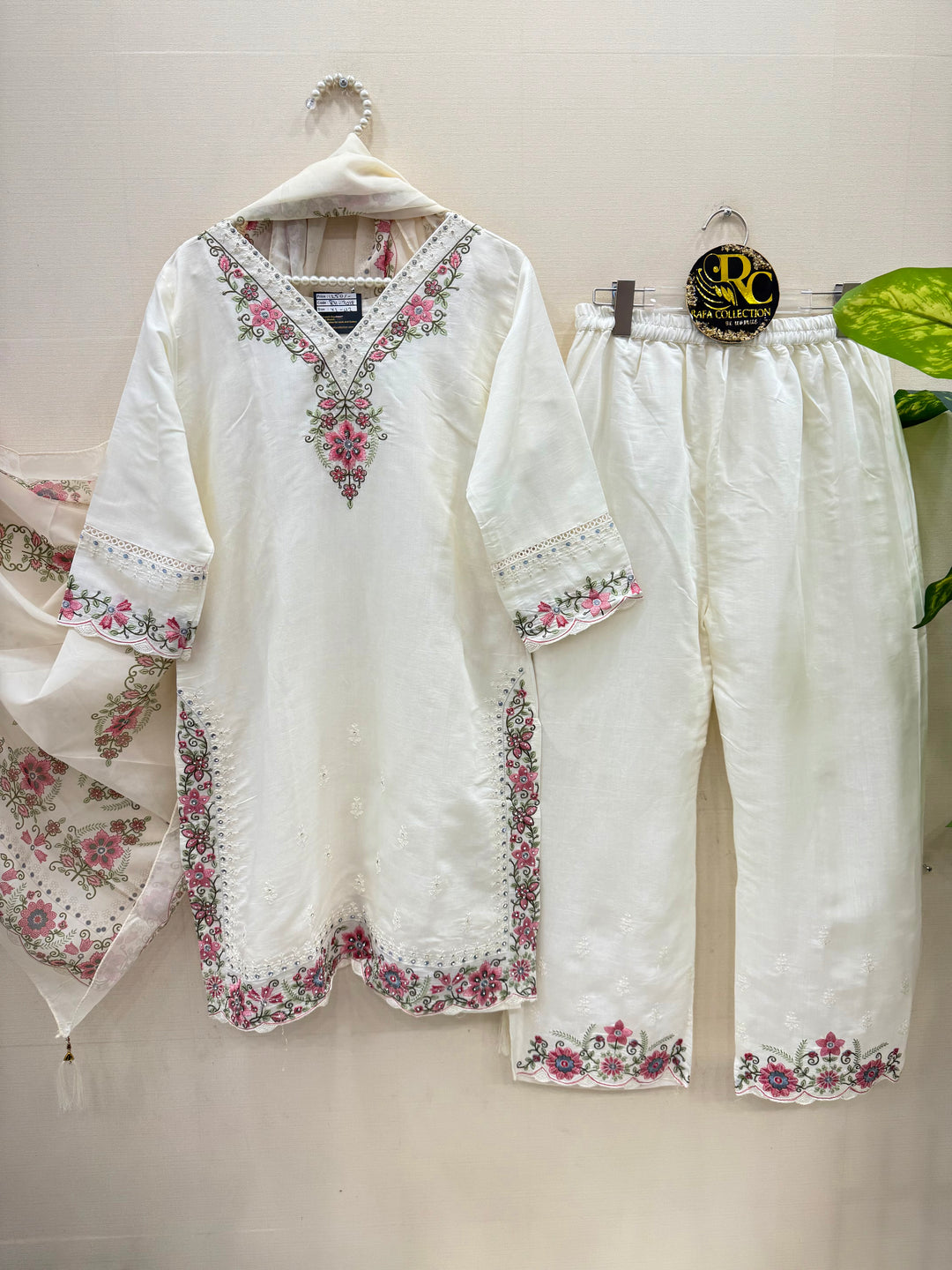 Cotton embroidered suits 3018