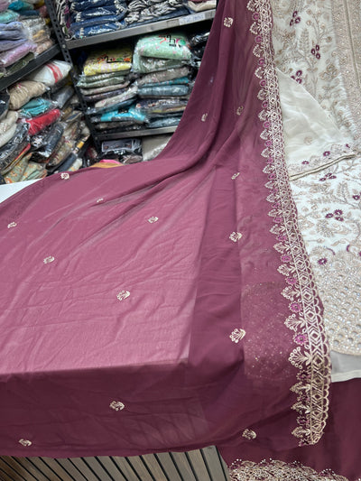 Pakistani party wear suits 17393