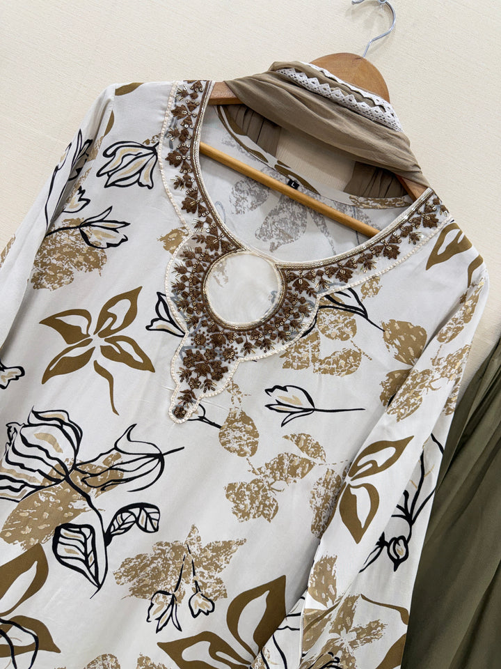 Pakistani Cutwork suits 2748