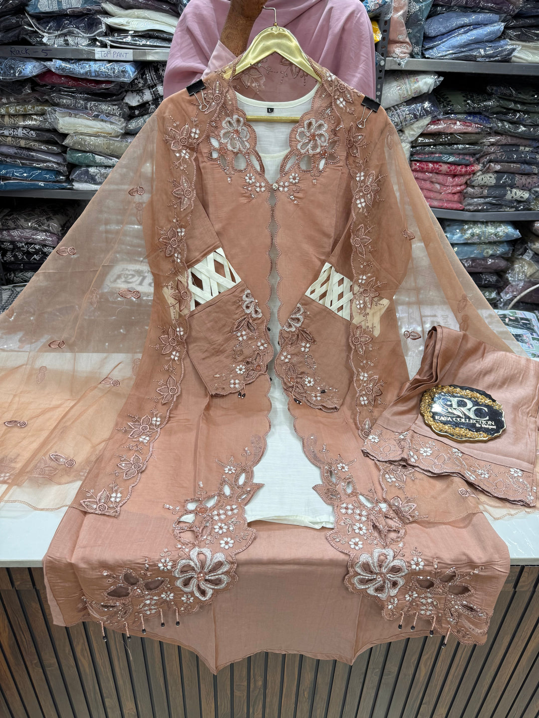Premium cutwork suit 2556