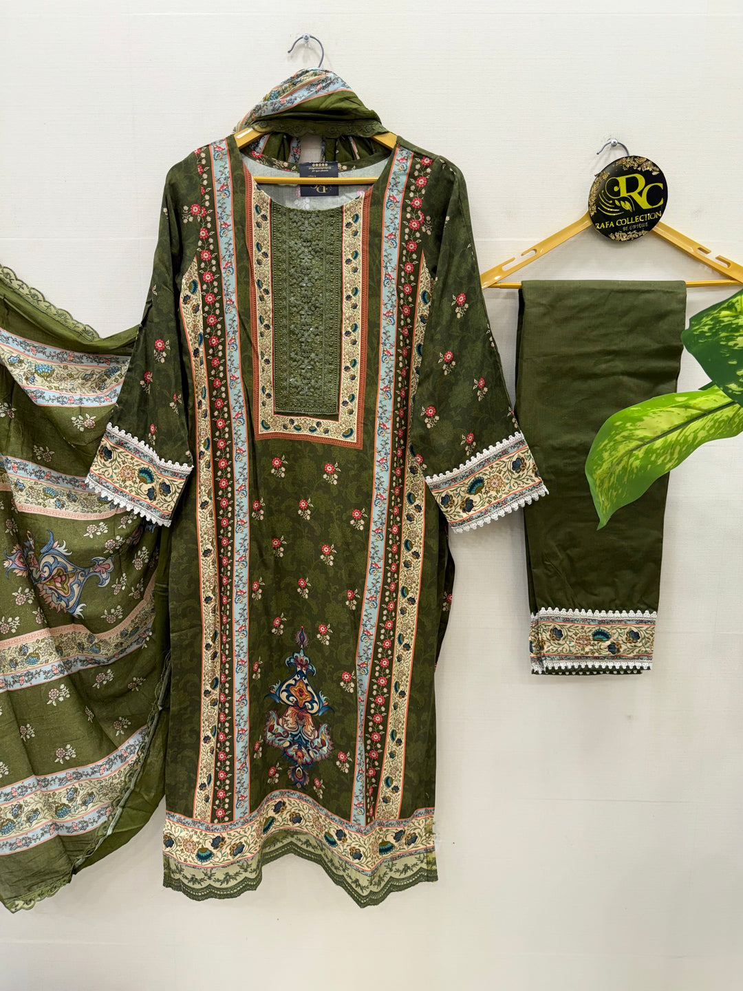 The Hermitage lawn suits 2868