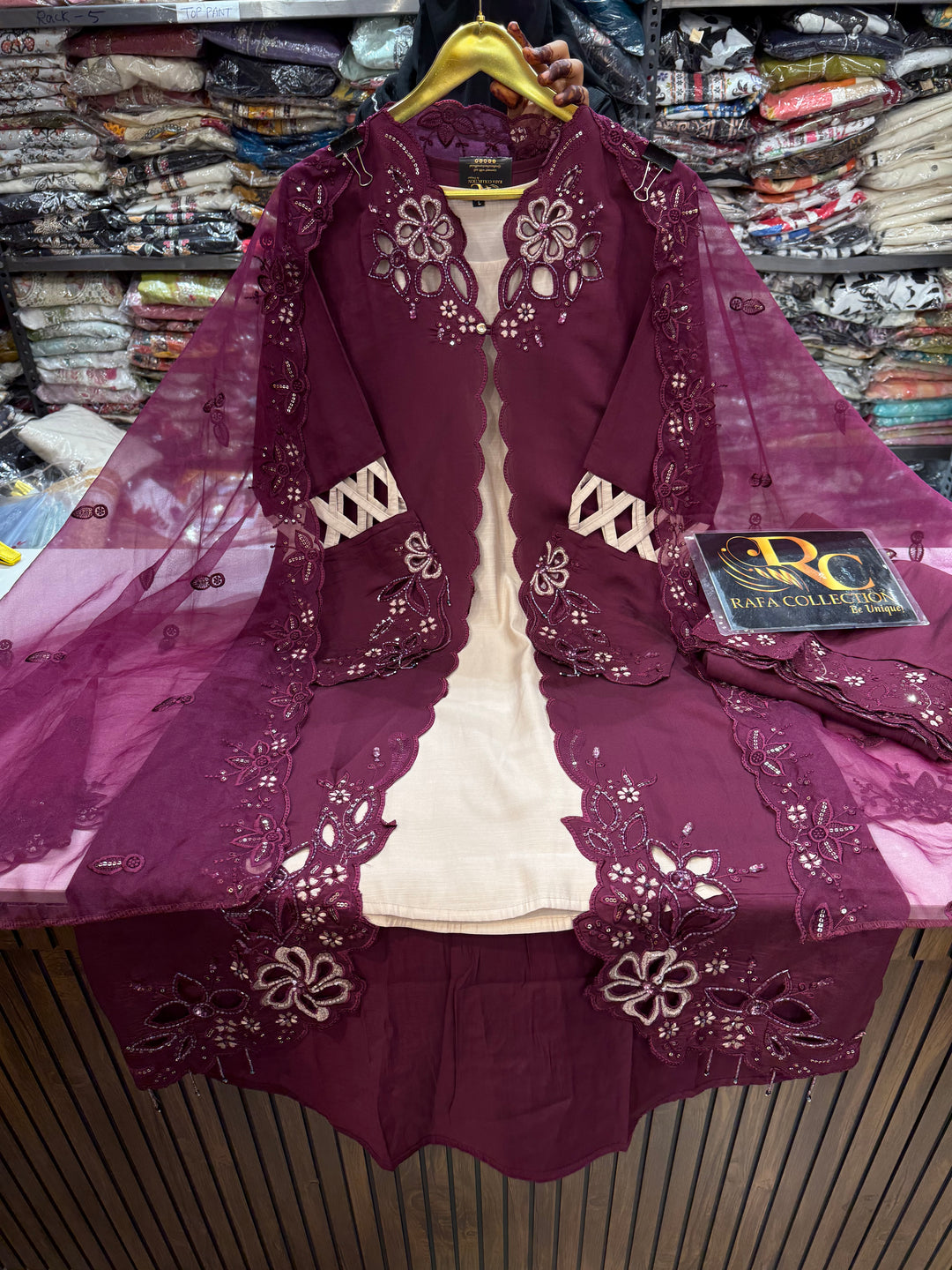 Premium cutwork suit 2556