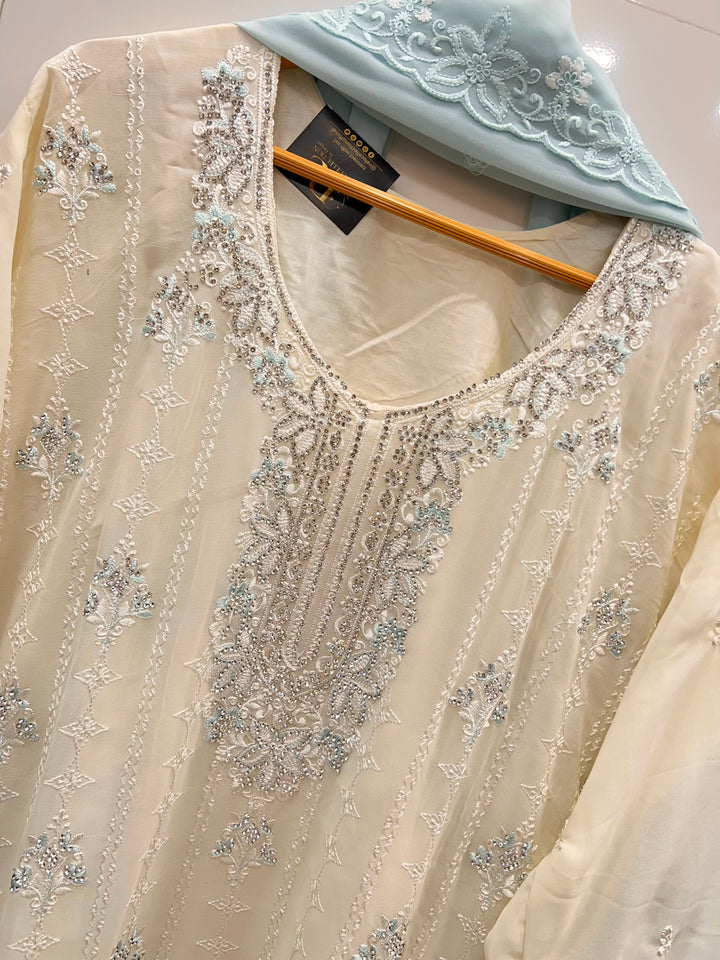 Pakistani party wear suits 2757