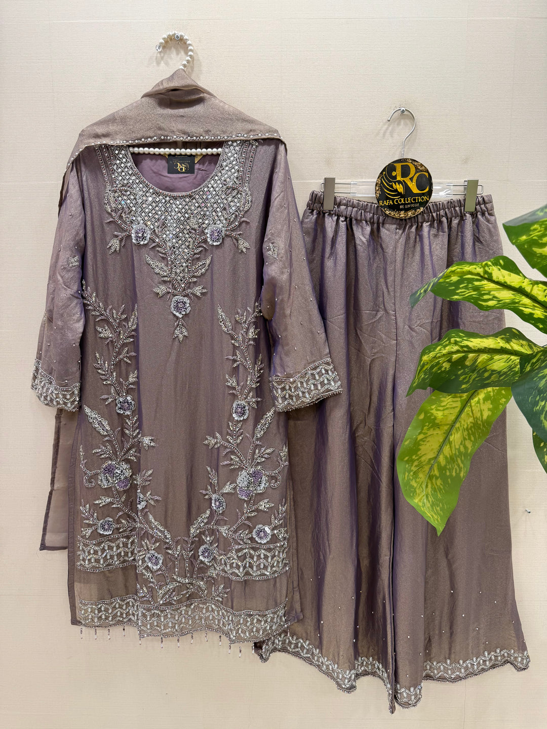 Pakitani handwork suits
