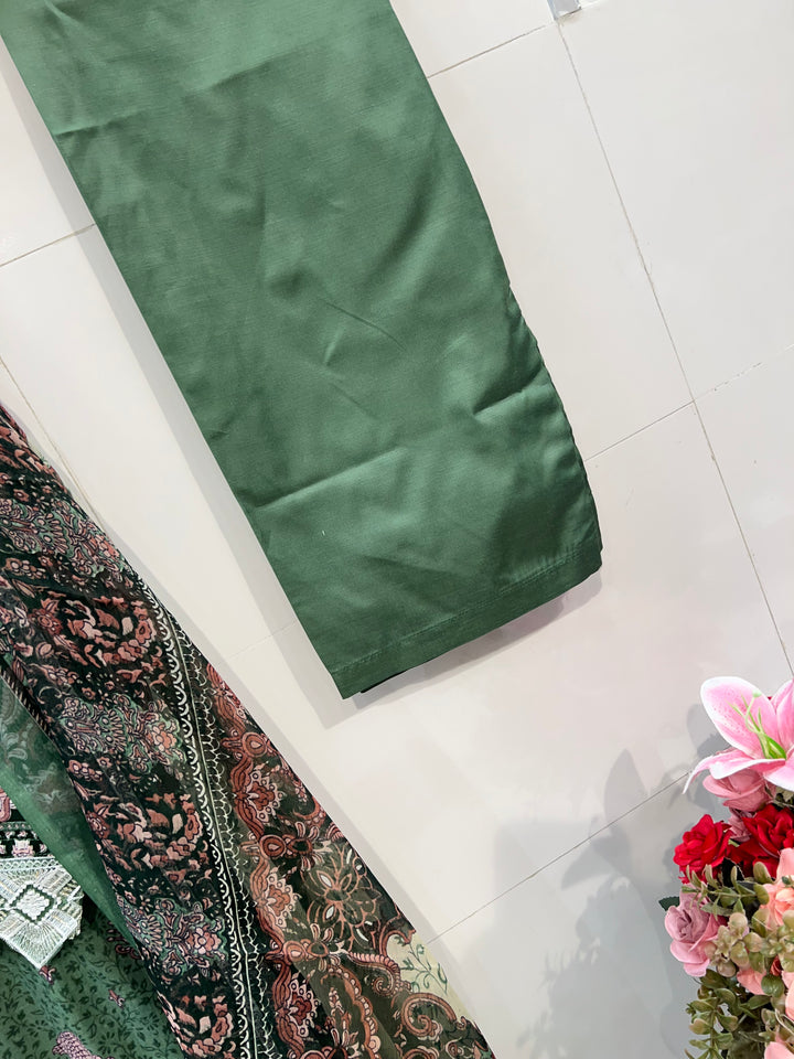 Pakistani suits 2386