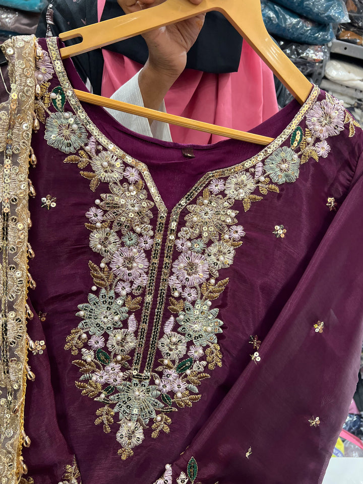 Viral Pakistani Suits 2782