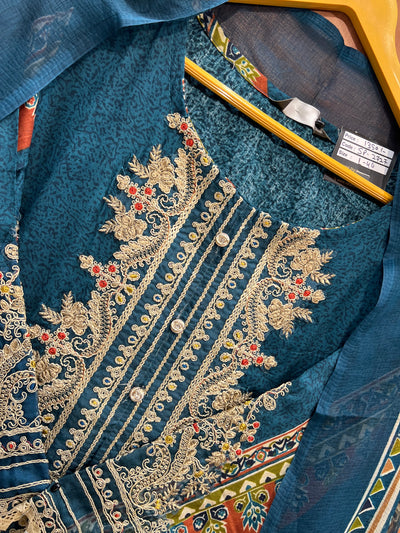 Traditional Pakistani Wear 2727