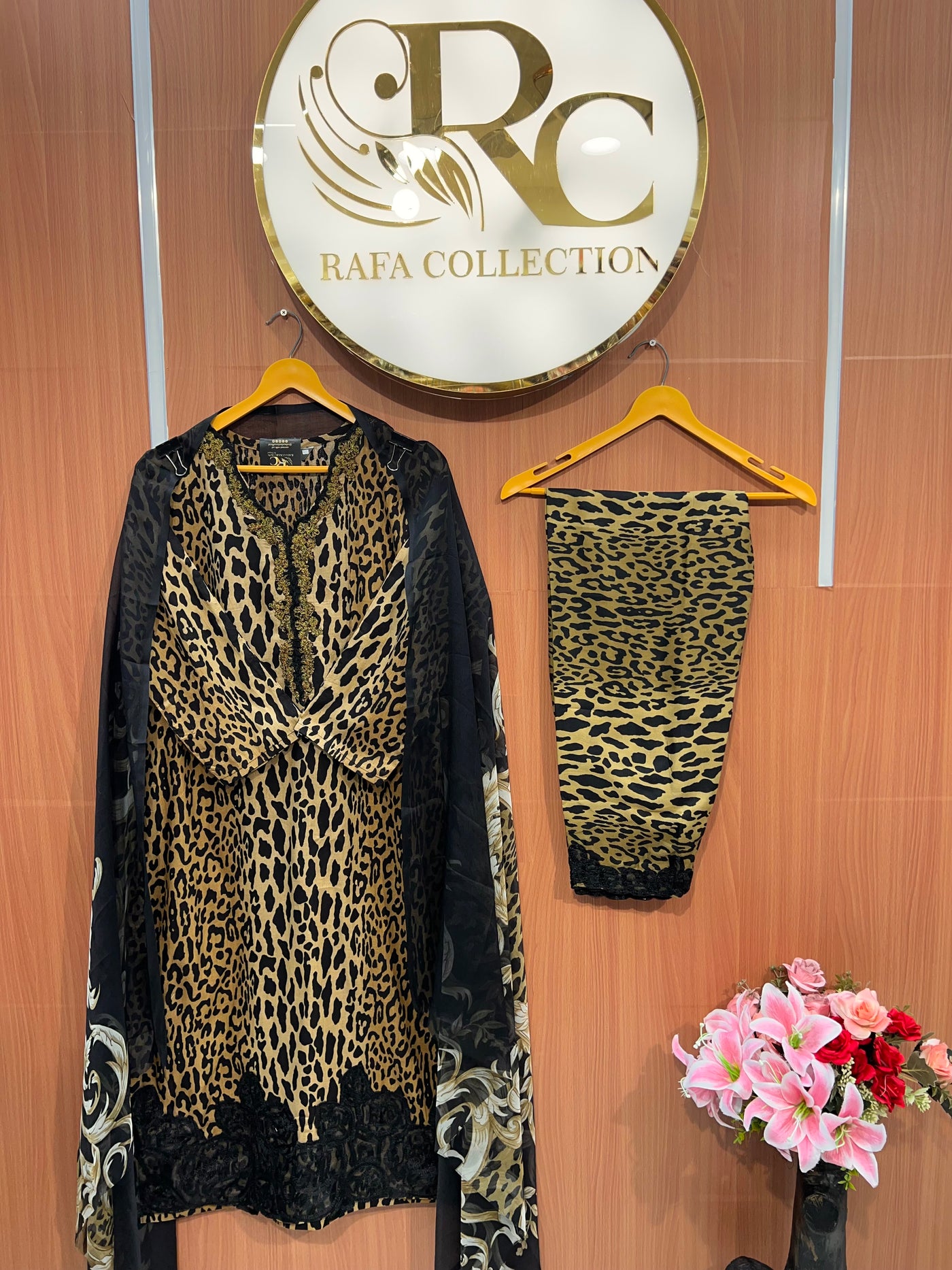 Pakistani formals suit 2649