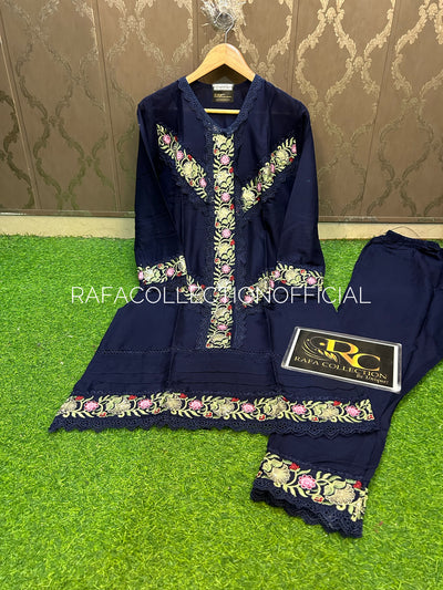 Embroided suit 728