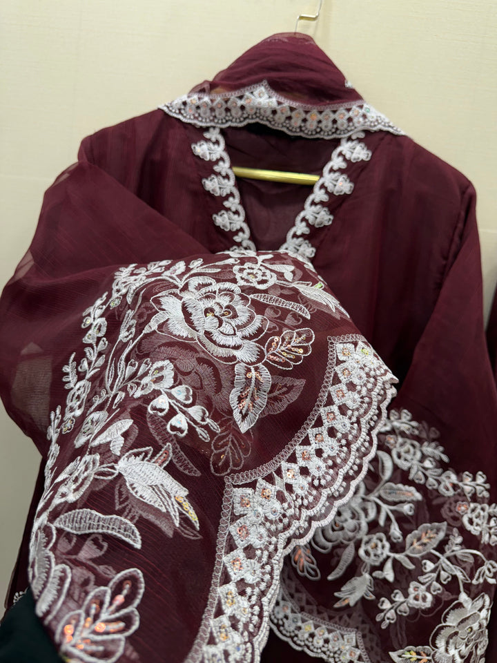 Pakistani Embroided luxe edit 29071