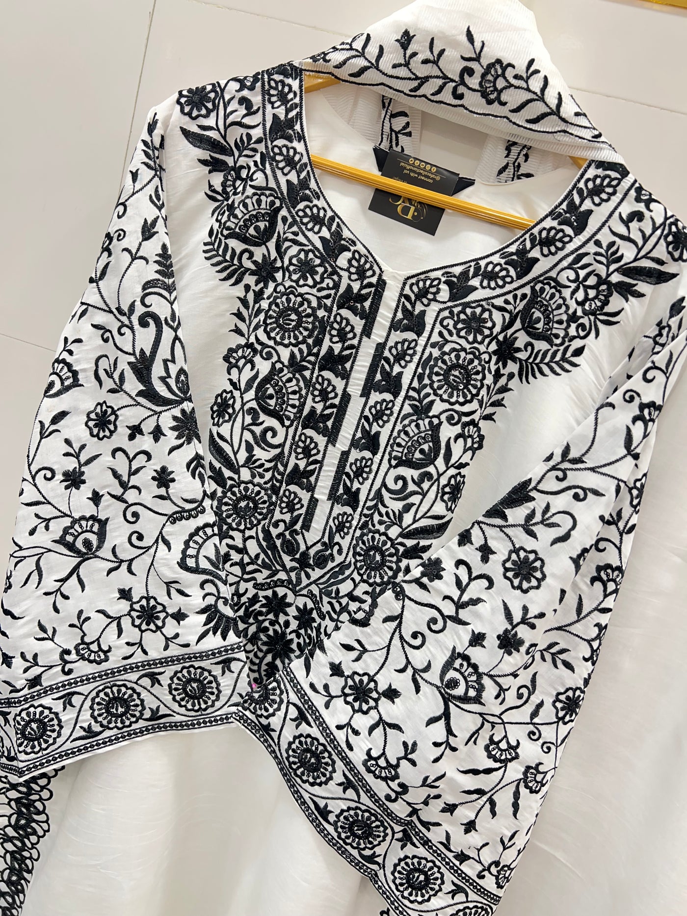 RC’s Luxe Designer Wear
 2664