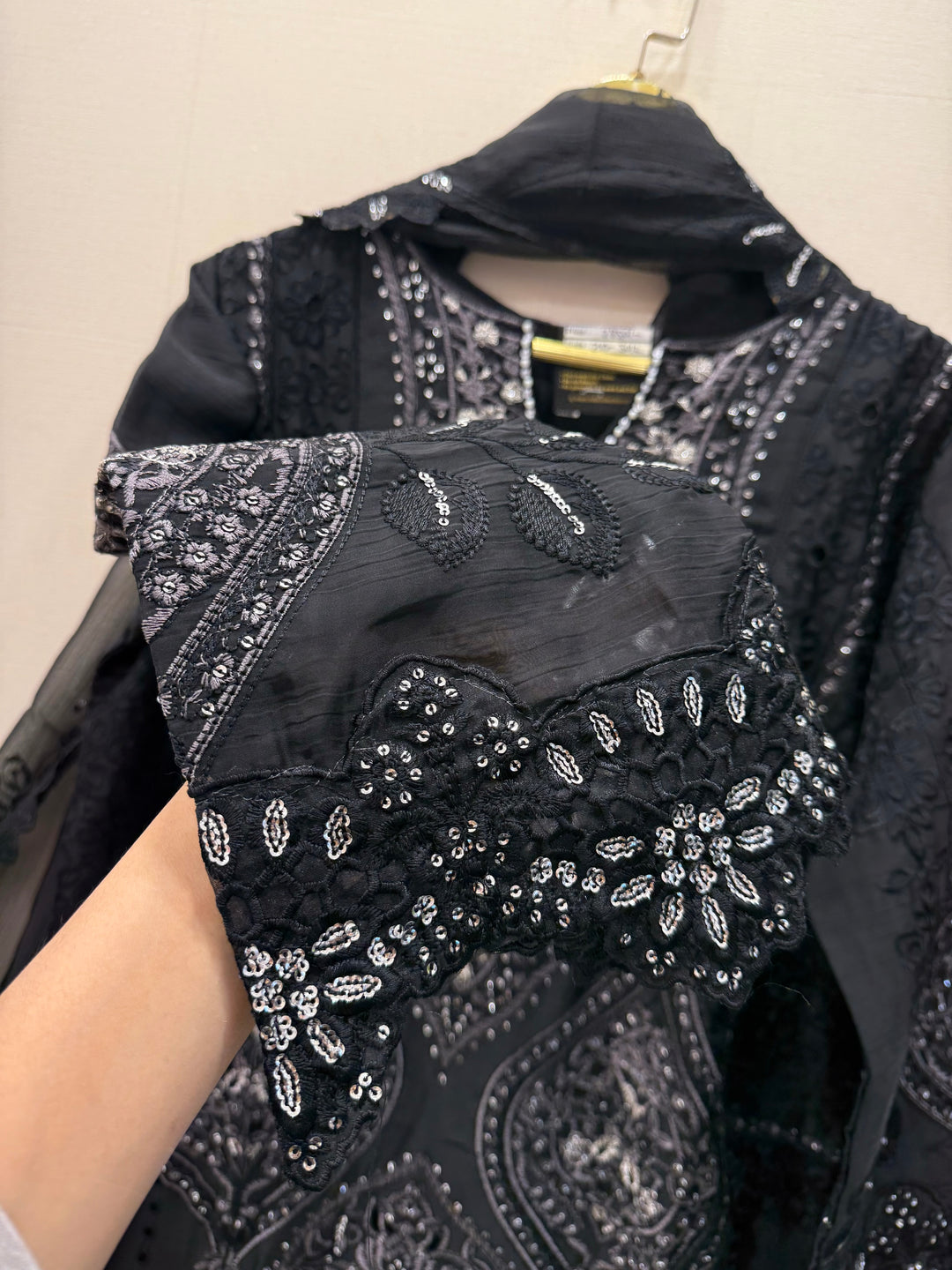 Pakistani Chinon suits