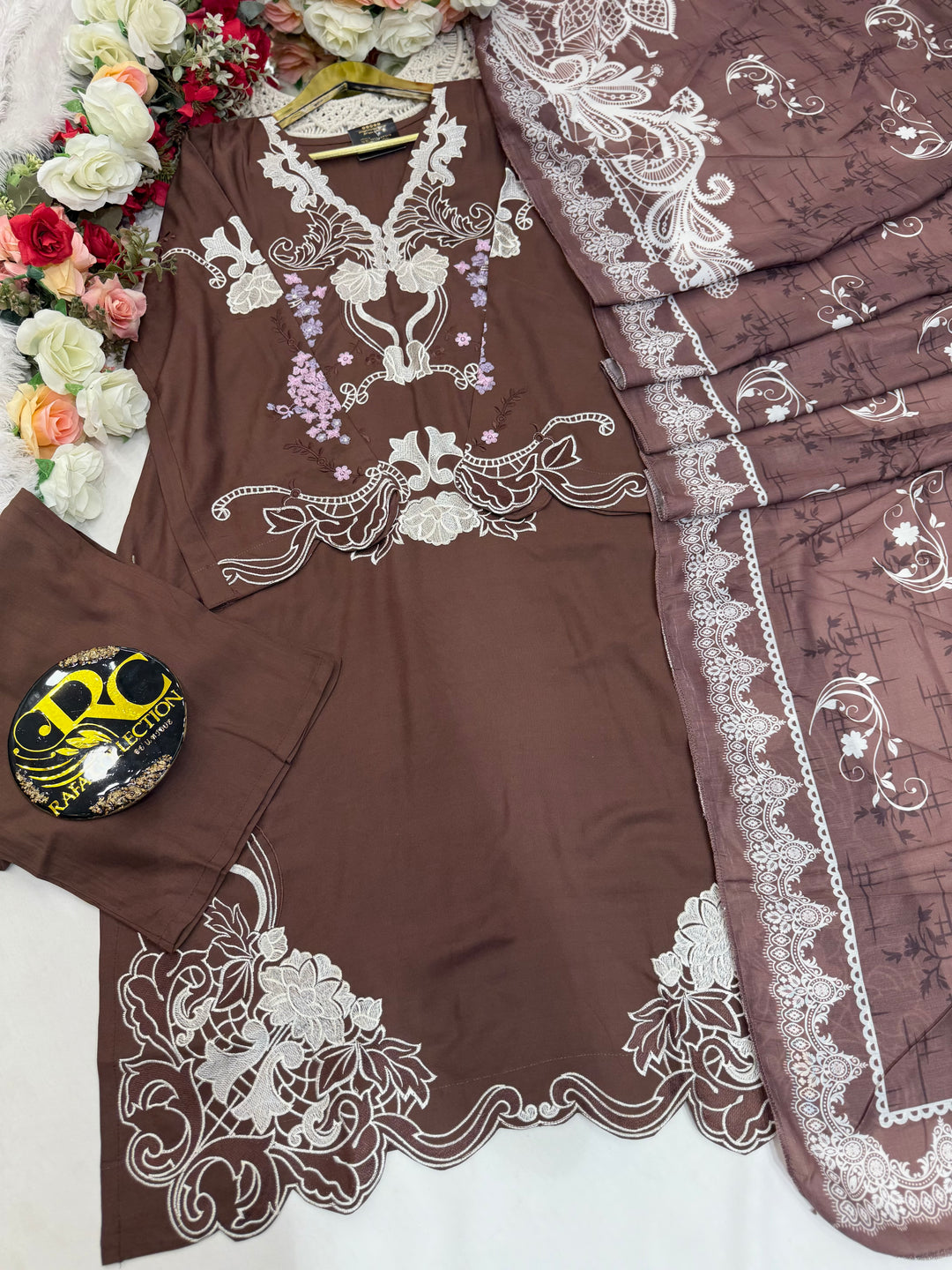 Pakistani embroidered suit 3028