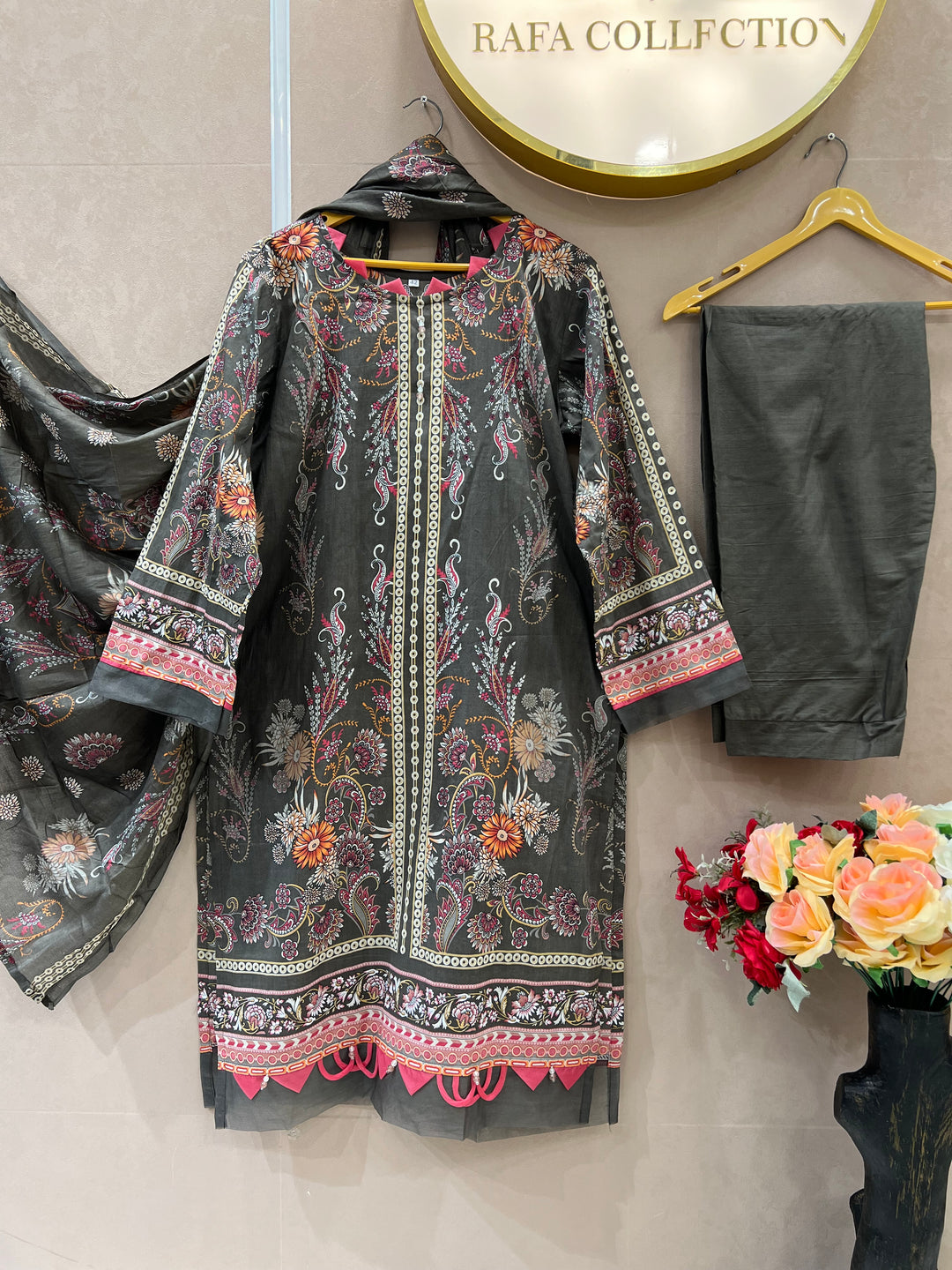 Cotton printed suits