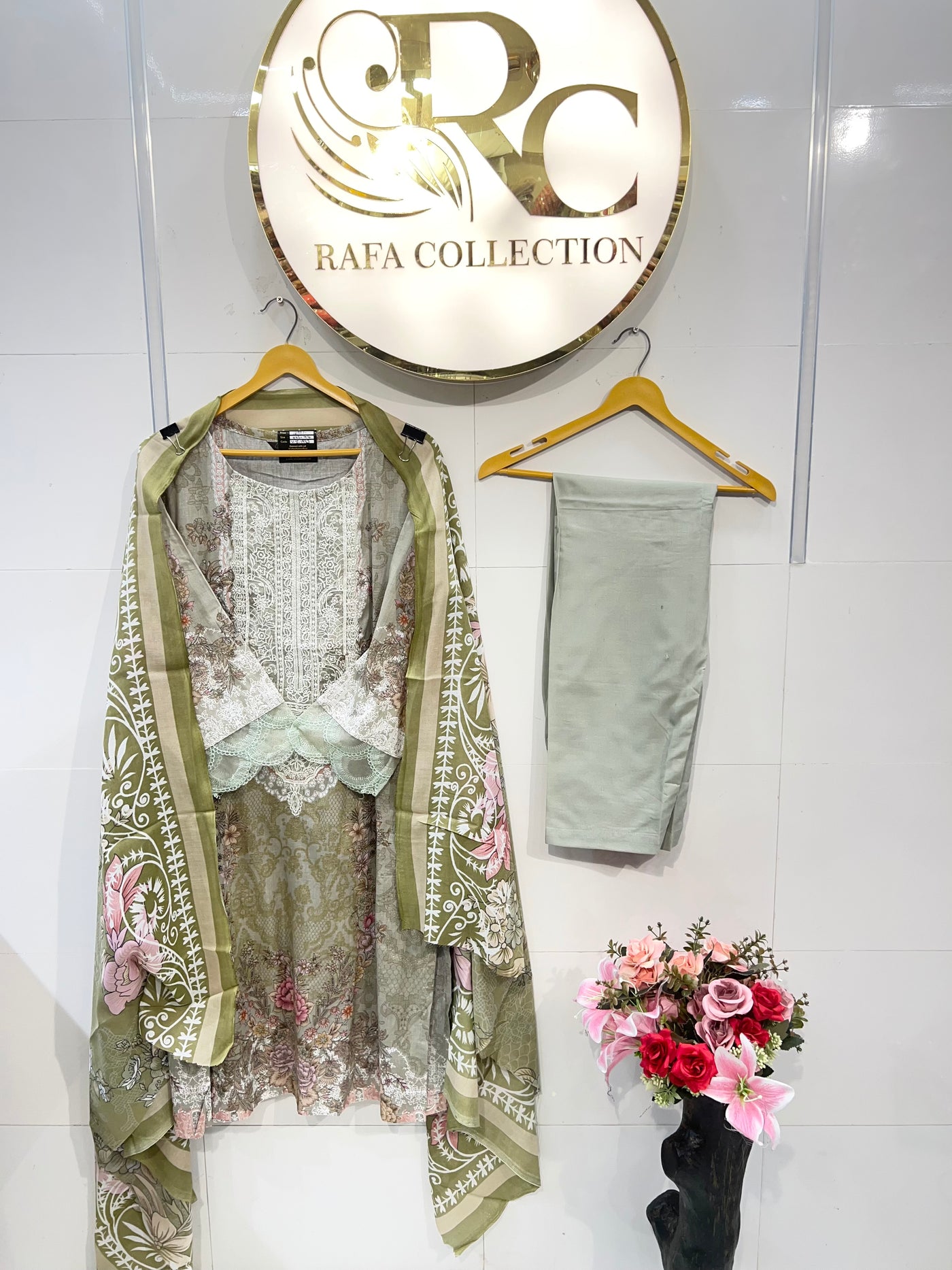 Pakistani embroided suit 1993