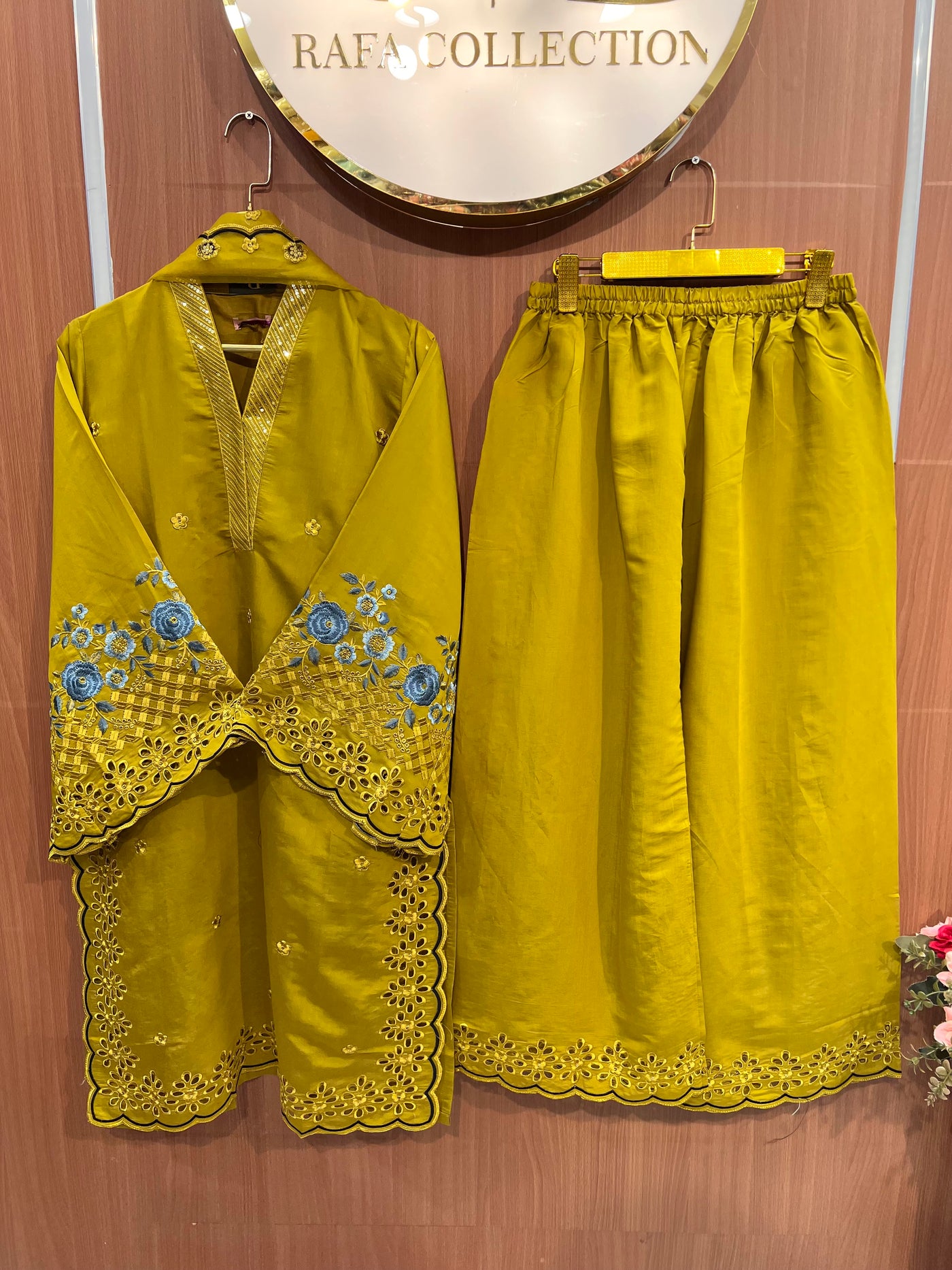 Pakistani formals suit 2648