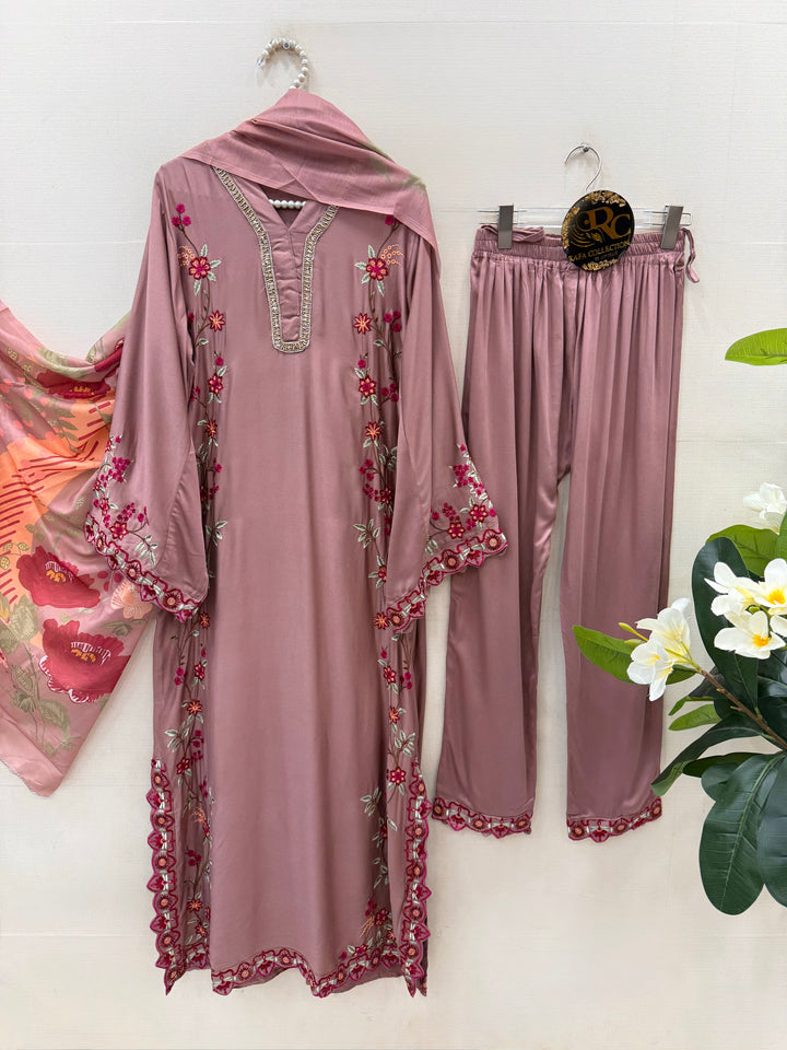 Pakistani long kaftans