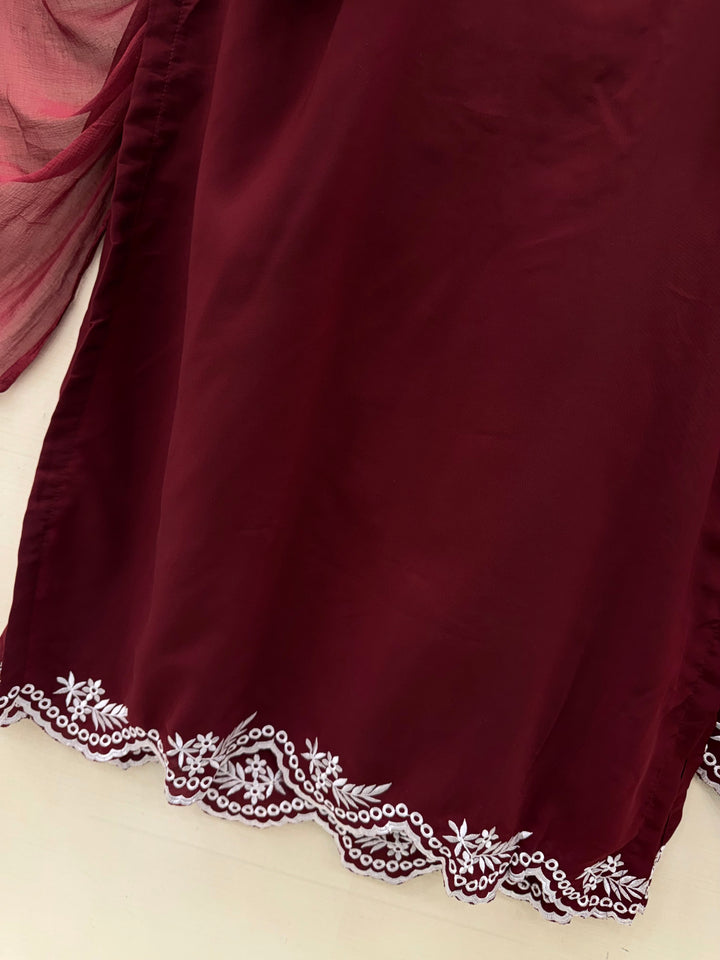 Appliqué work premium suits