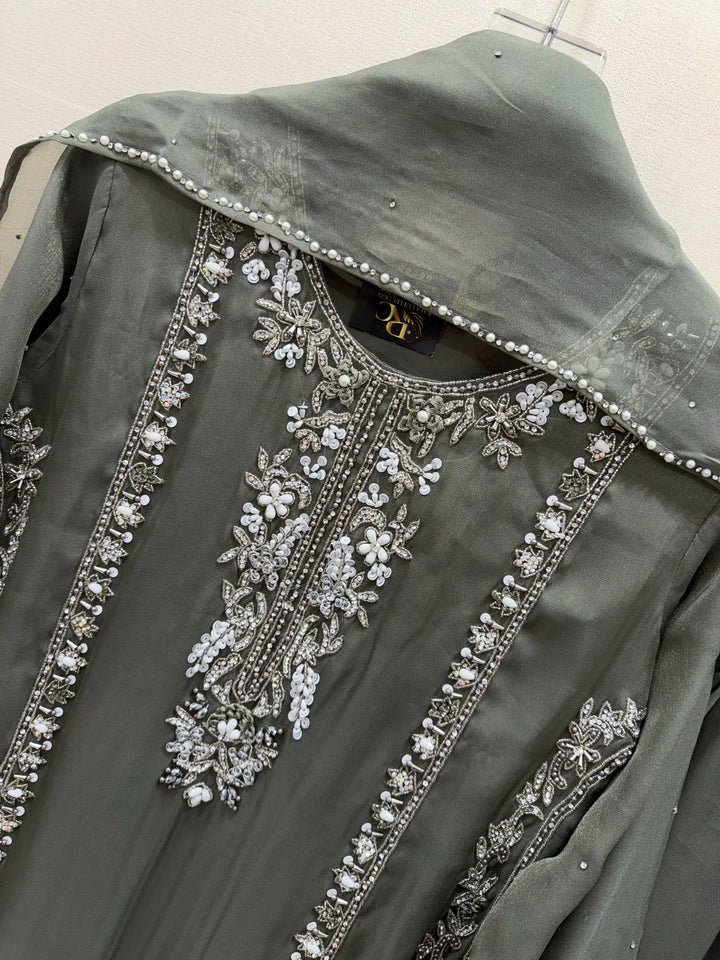 Pakistani heavy suits