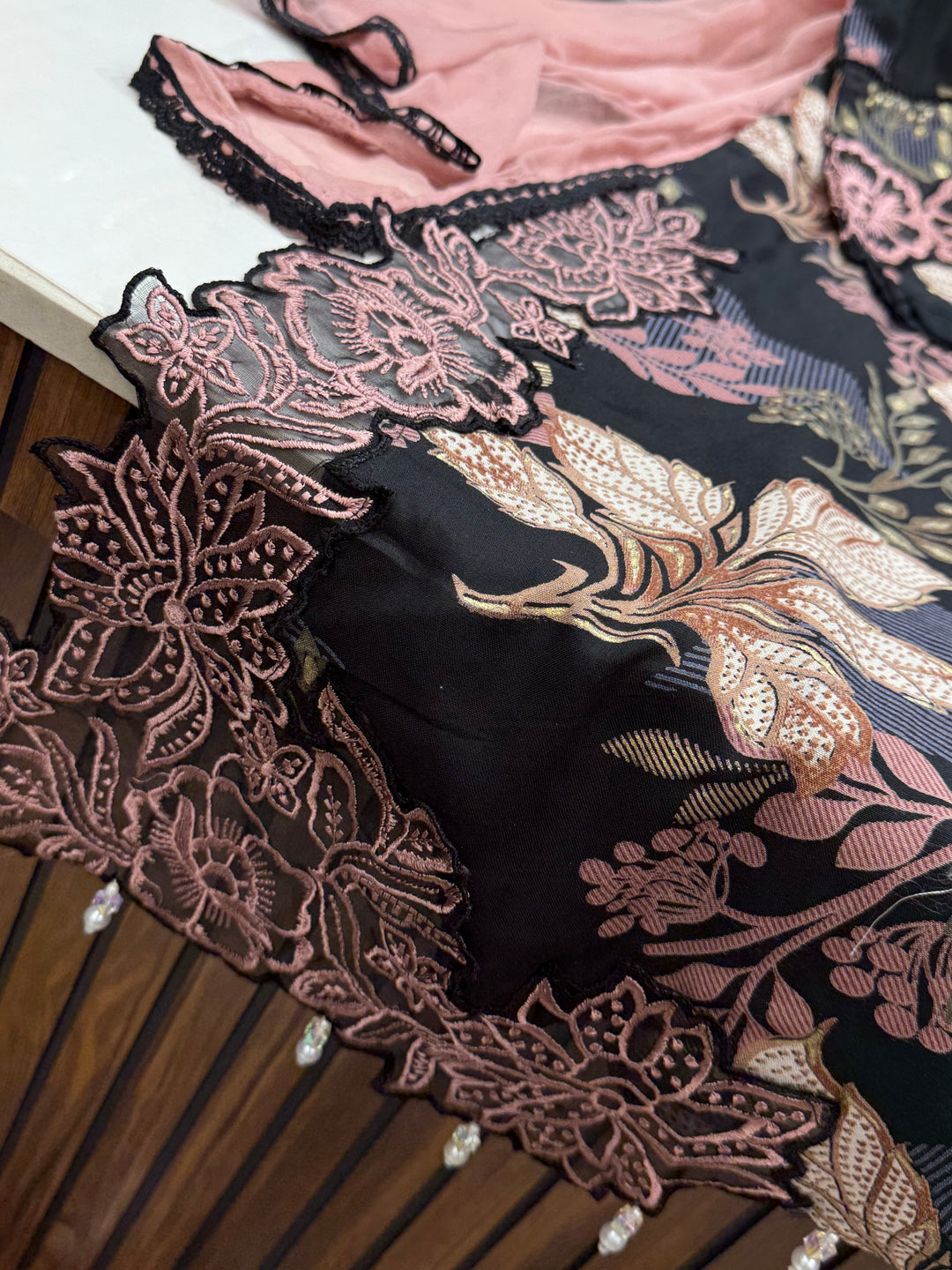 Pakistani cutwork suits 3119