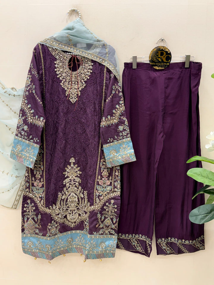 Sale Pakistani Suits