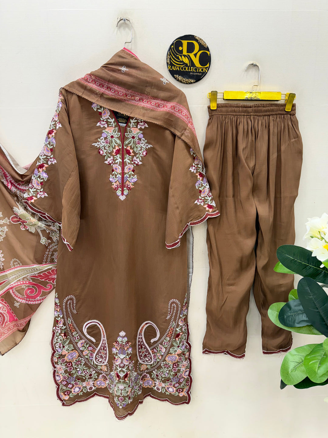 Pakistani Embroidered Suit’s