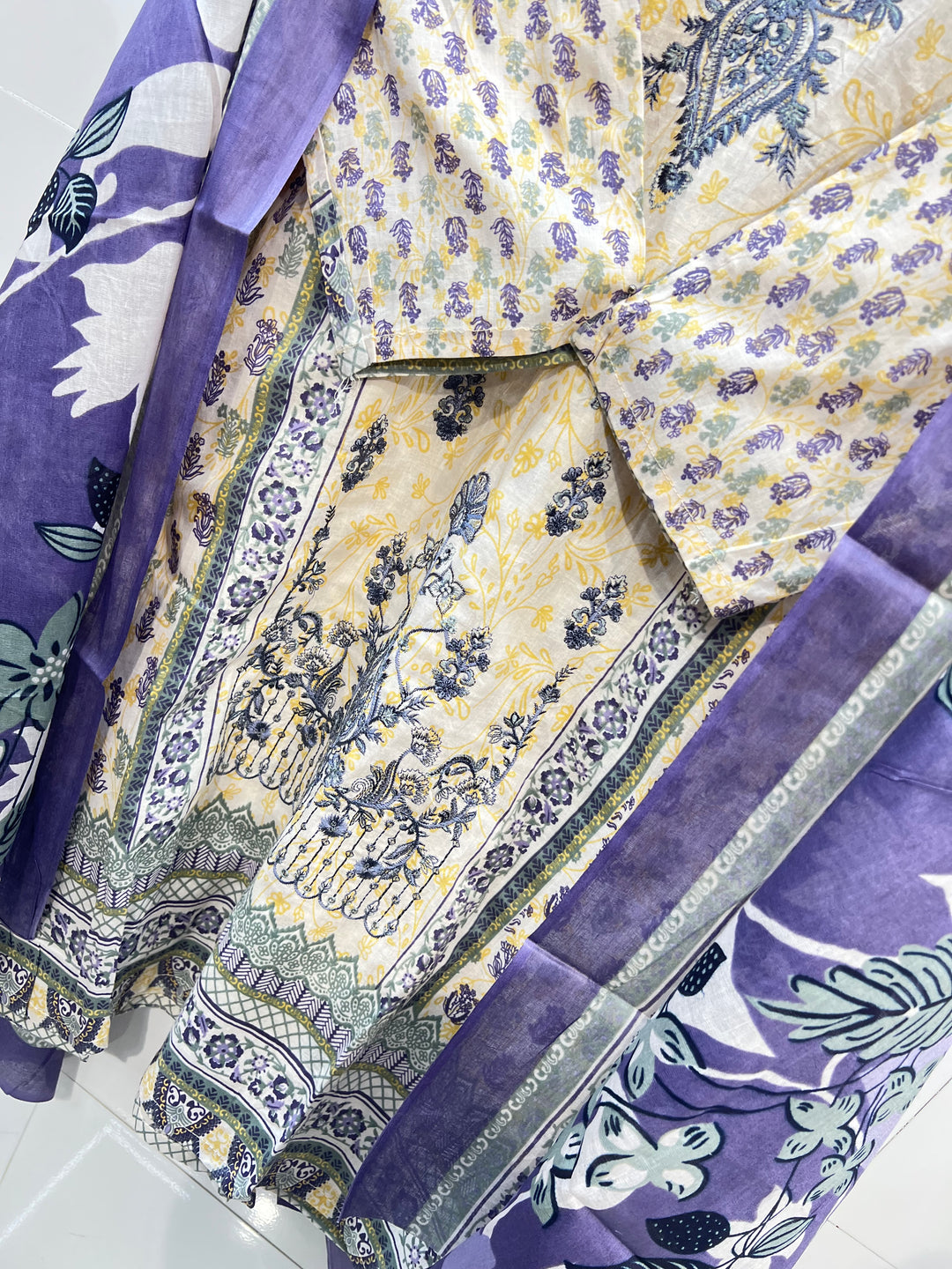 Cotton Embroidered suits 115412