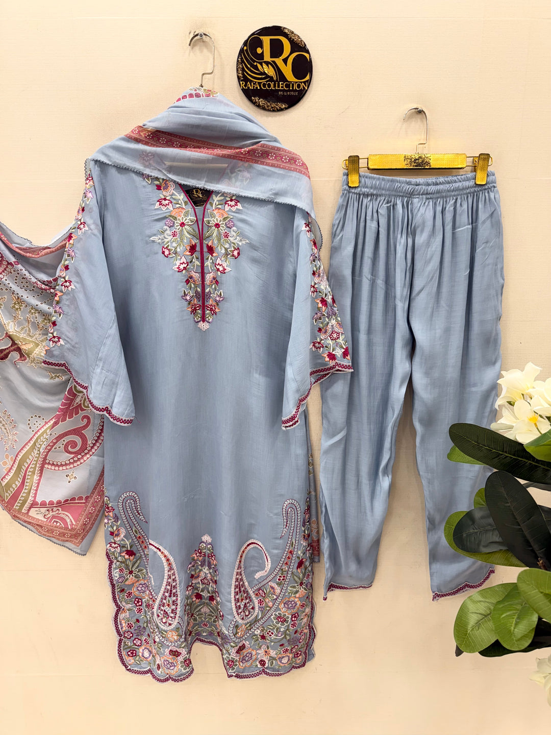 Pakistani Embroidered Suit’s