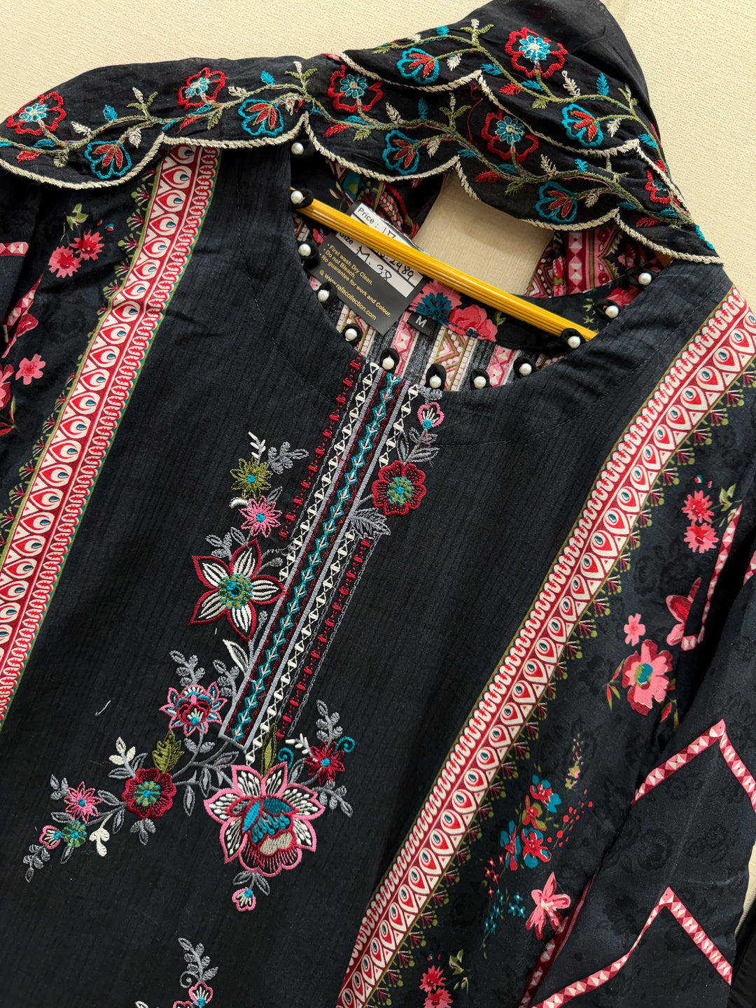 Pakistani embroidered suits 2989