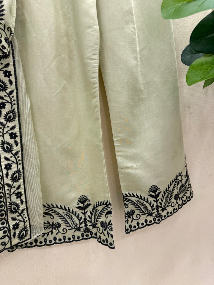 Pakistani embroidered suits 1086