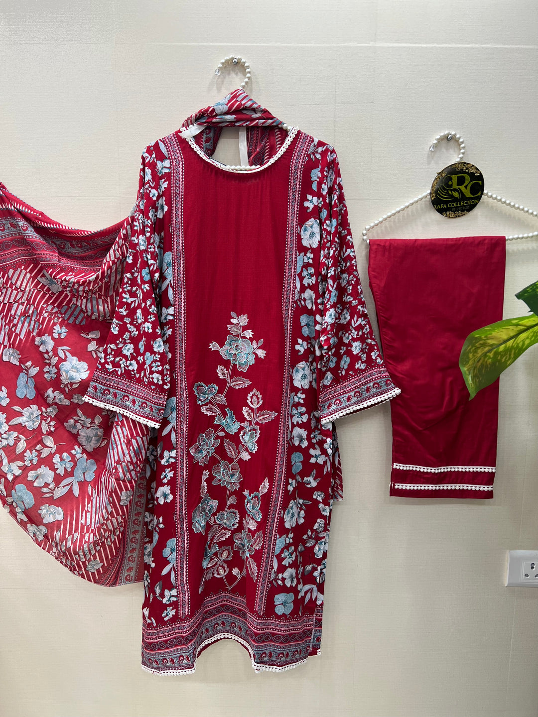 The Hermitage lawn suits 4008