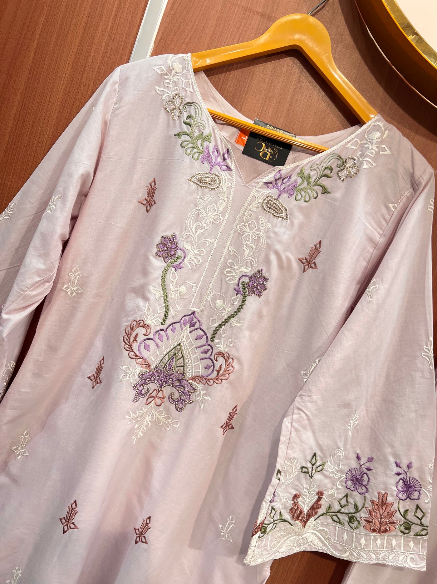 Pakistani co-ord sets 2652