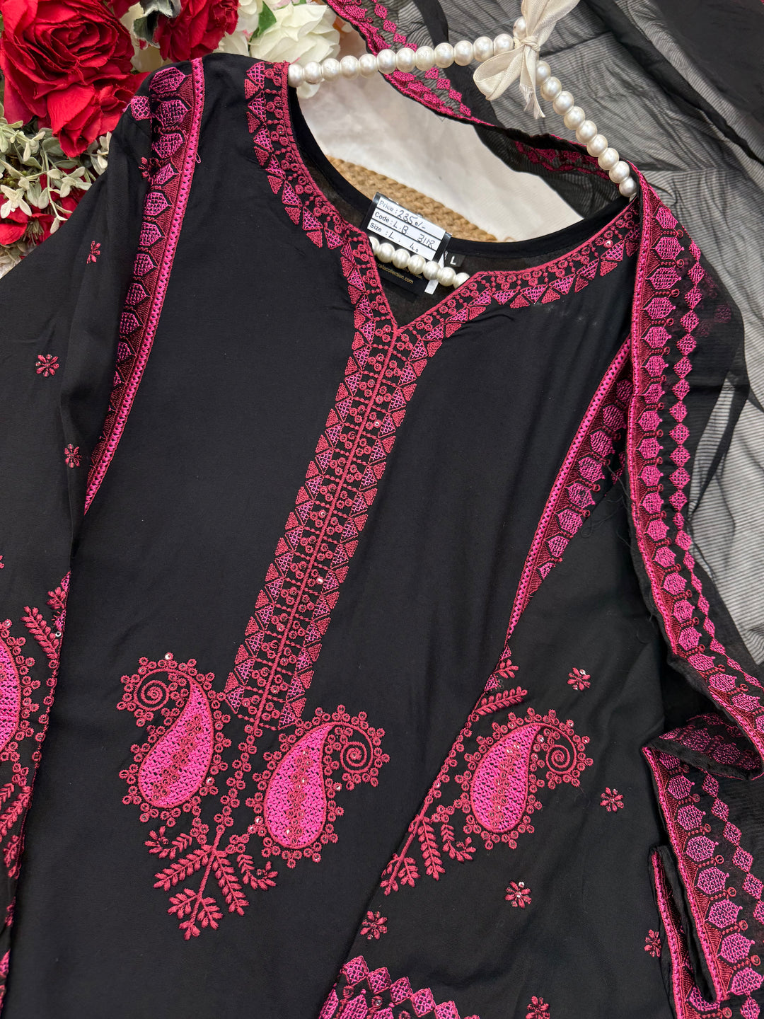 Pakistani embroided suits 3118