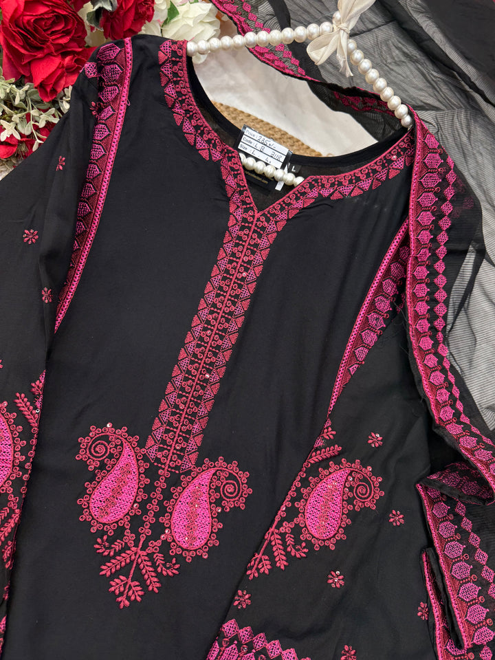 Pakistani embroided suits 3118