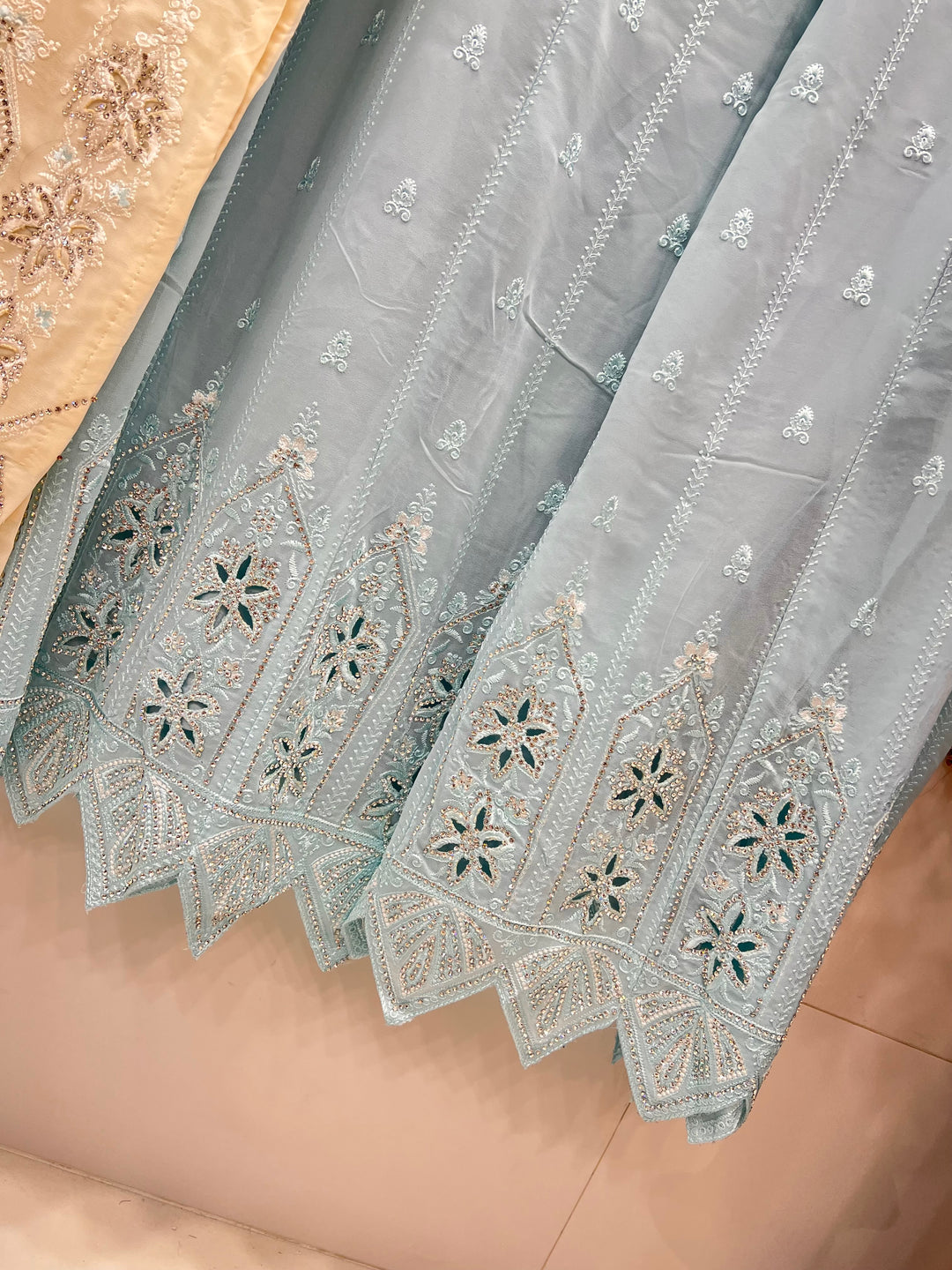 Pakistani party wear suits 2757