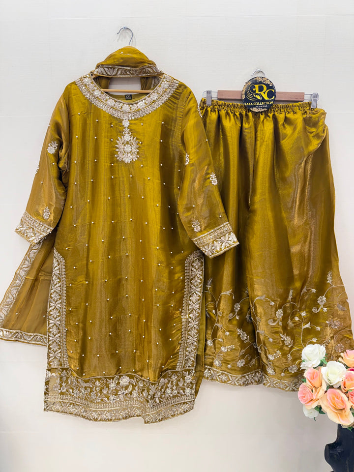 Sale Pakistani Suits