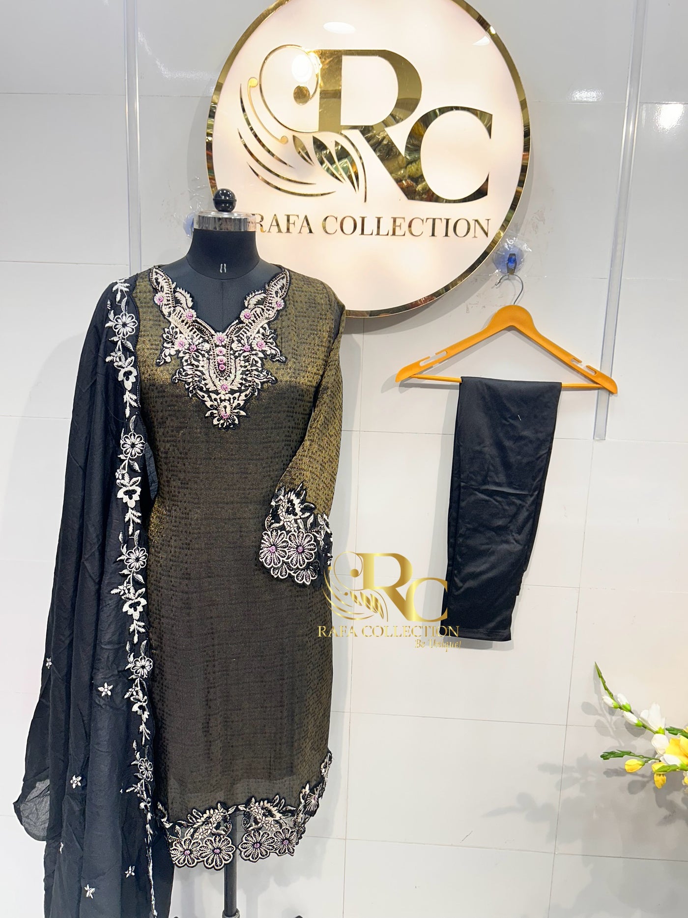 Karachi Suit 1510