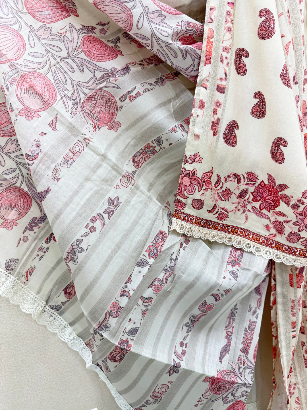 The Hermitage lawn suits 3008