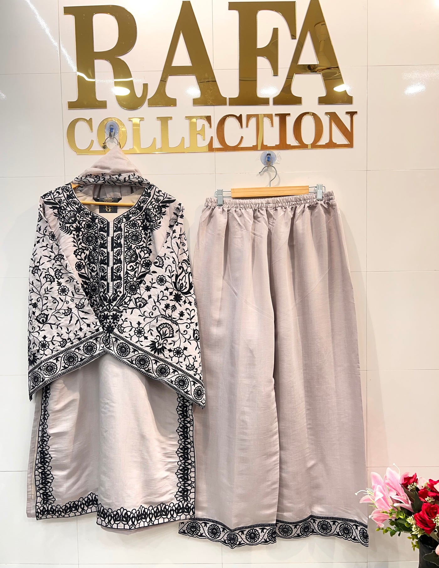 RC’s Luxe Designer Wear
 2664