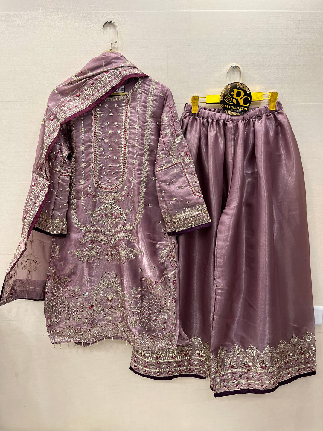 Pakistani ethnic suits 7006