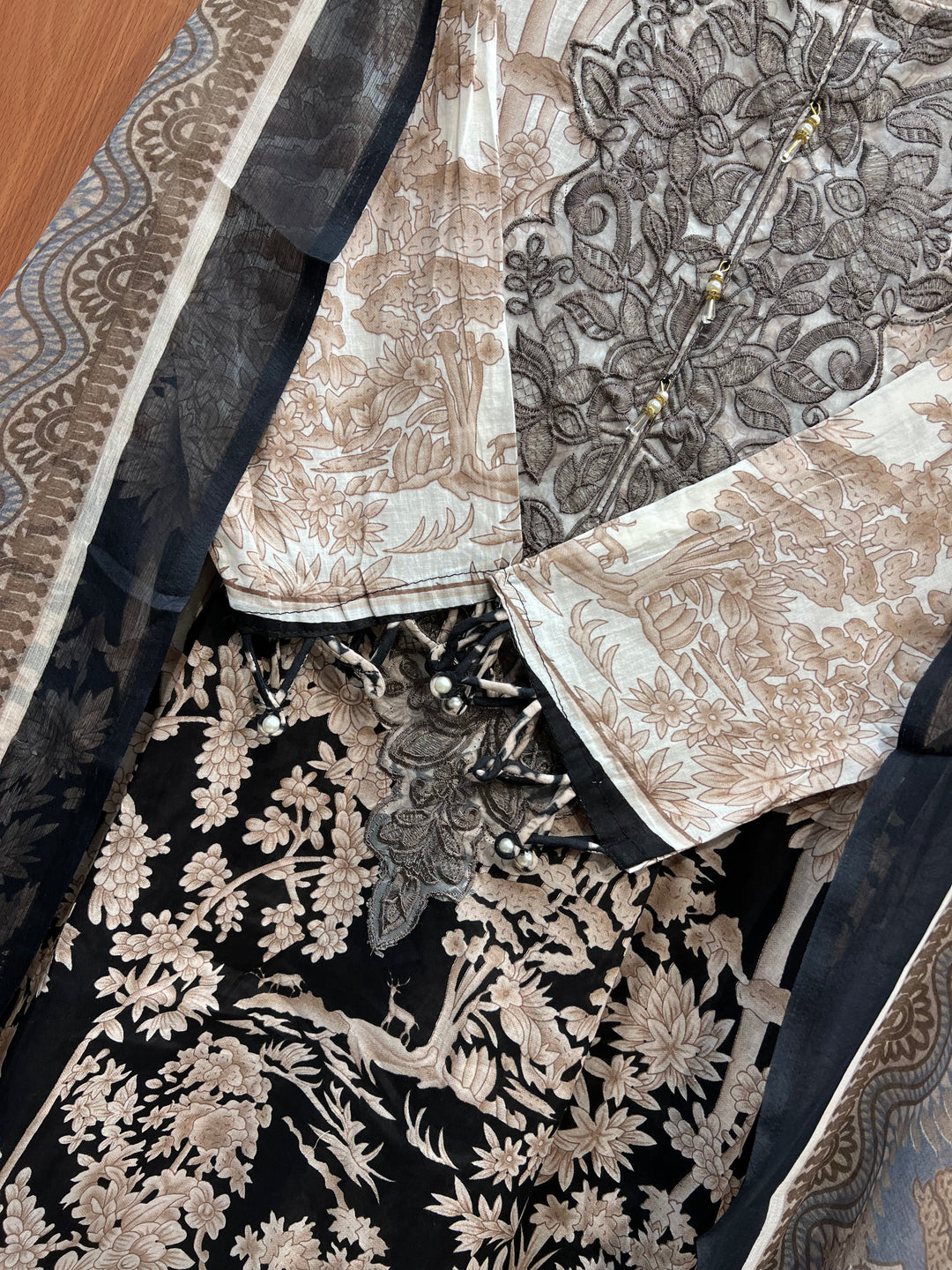 Pakistani patch work suits 2557