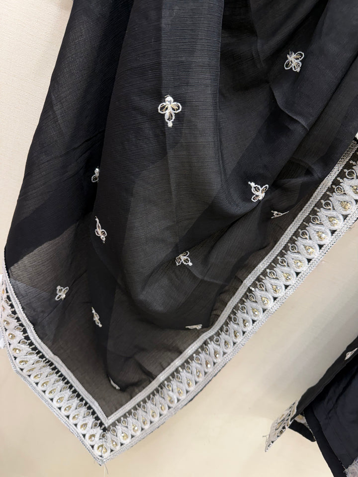 Traditional festive suit 5902