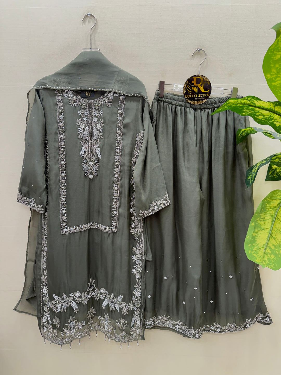 Pakistani heavy suits