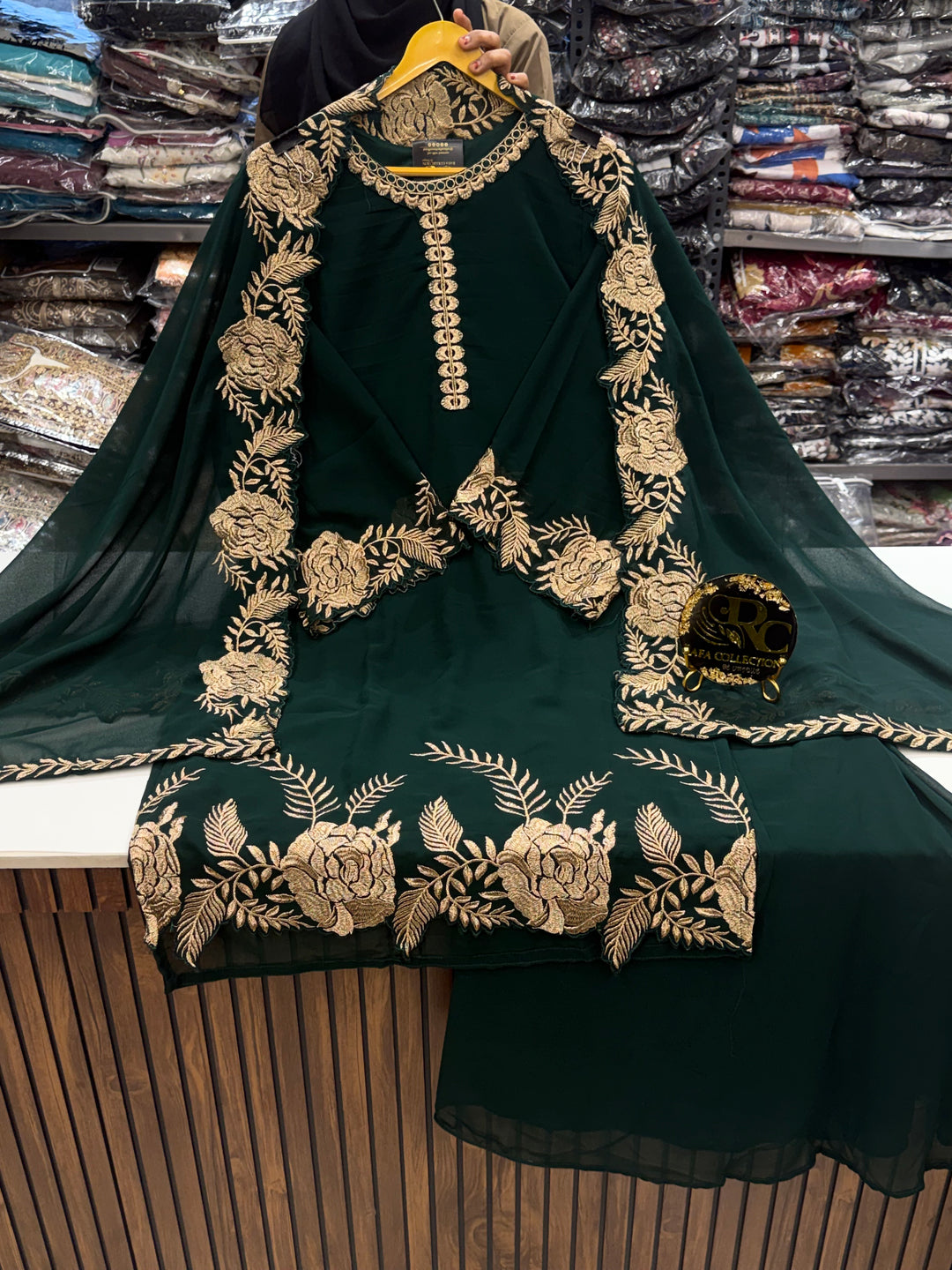 Georget embroidered suits 2844